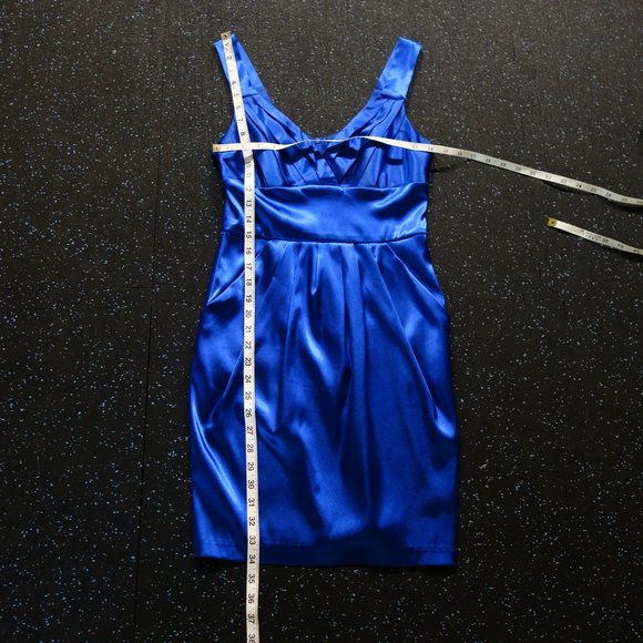 B. Smart Dress - Picture 2 of 7